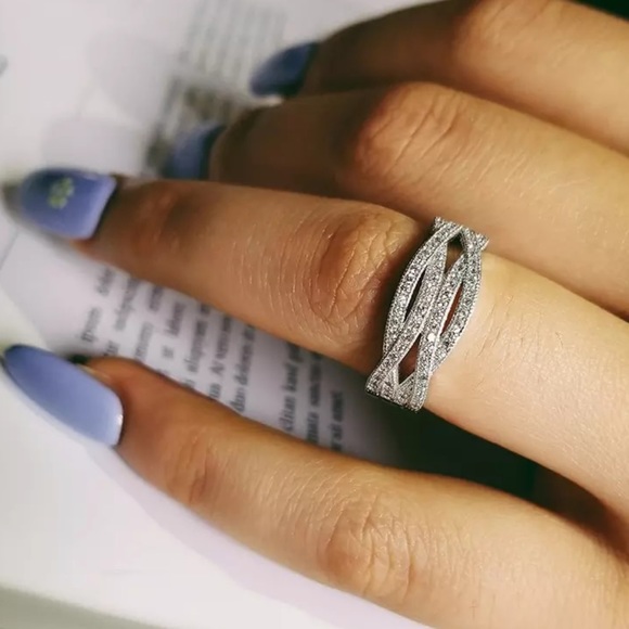 NEW ETERNITY 925 STERLING SILVER DIAMOND RING, CUTE RING, SHINY RING. - Picture 4 of 6